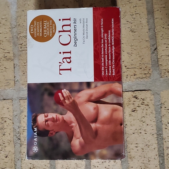 Gaiam T'ai Chi Beginners Kit with T'ai Chi World Medalist David-Dorian Ross - Picture 1 of 5